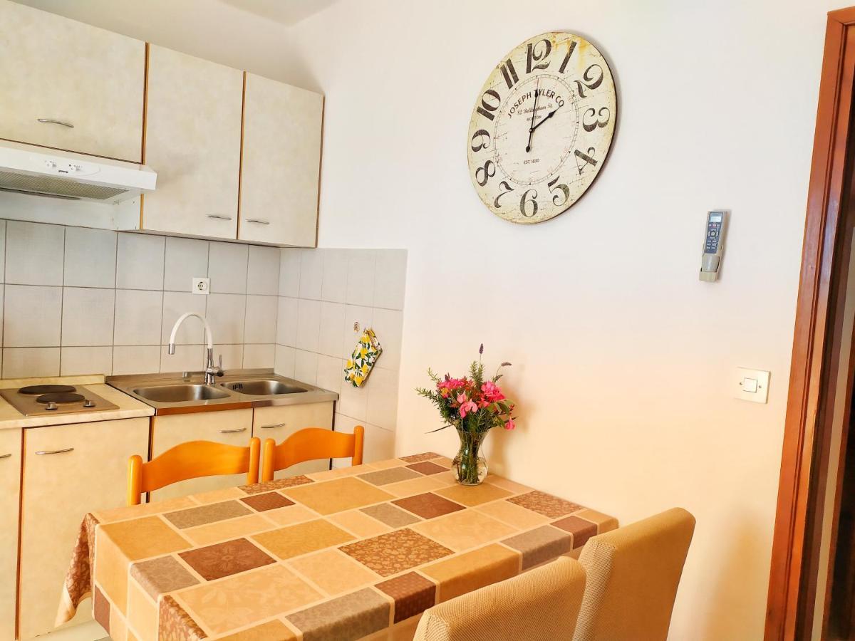 Cozy Apartments Danica Novalja With Terrace - First Floor Exteriör bild