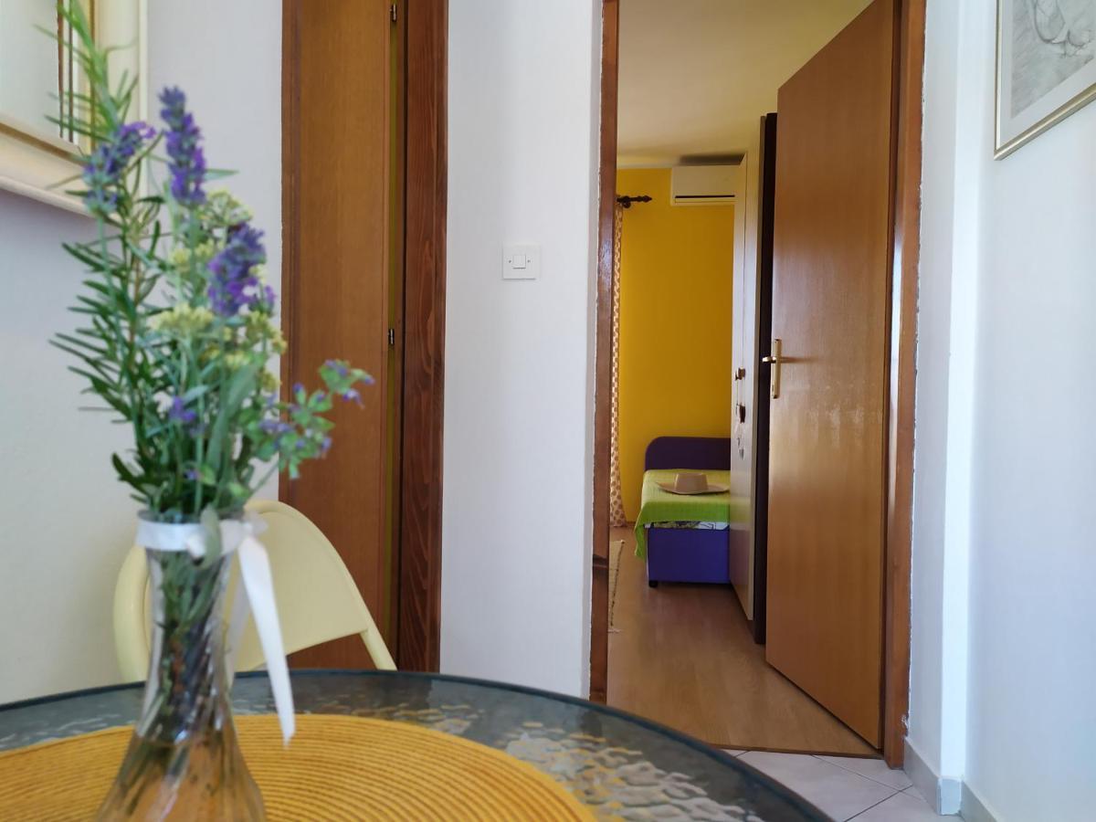 Cozy Apartments Danica Novalja With Terrace - First Floor Exteriör bild